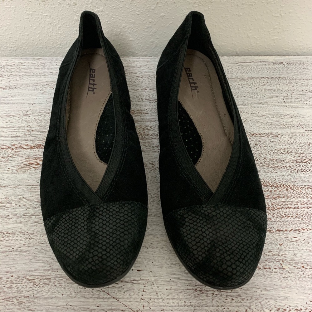 Earth Mara Cap Toe Leather and Suede Flats